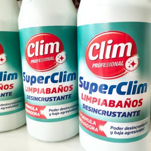 SuperClim multiusos para casas de banho 750 ml. Caixa 12 unidades